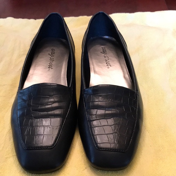 Black shoes - Picture 2 of 5